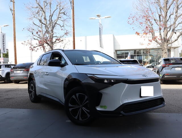 2023 Subaru SOLTERRA Premium's photo