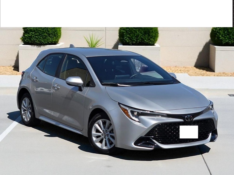 2024 Toyota Corolla Hatchback SE's photo