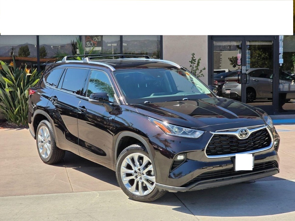 2022 Toyota Highlander Limited's photo