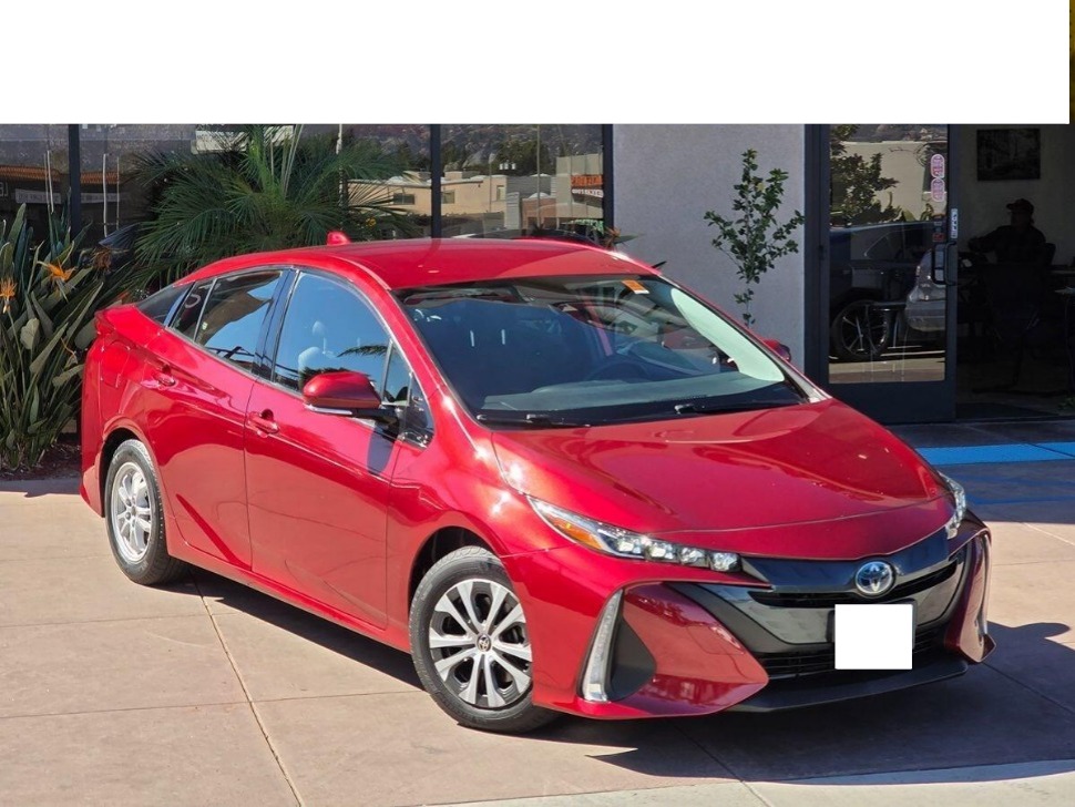 2020 Toyota Prius Prime LE's photo