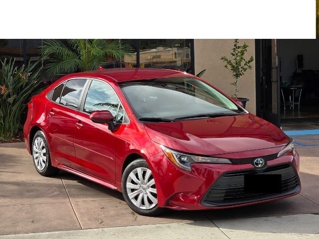 2024 Toyota Corolla LE's photo
