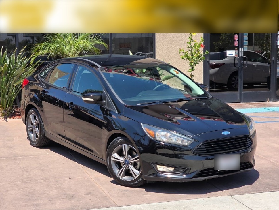 2016 Ford Focus Sedan SE's photo